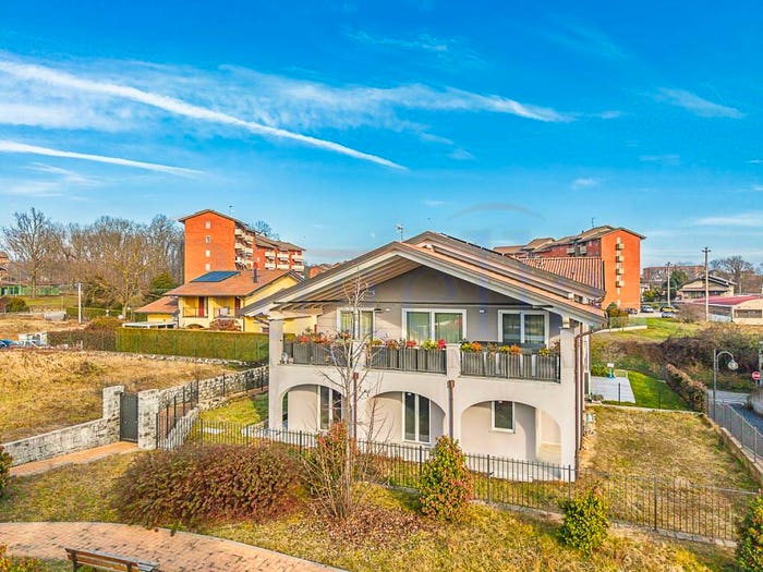 Appartamento con 5 locali in vendita in Via Imer Zona, Centro, Cossato