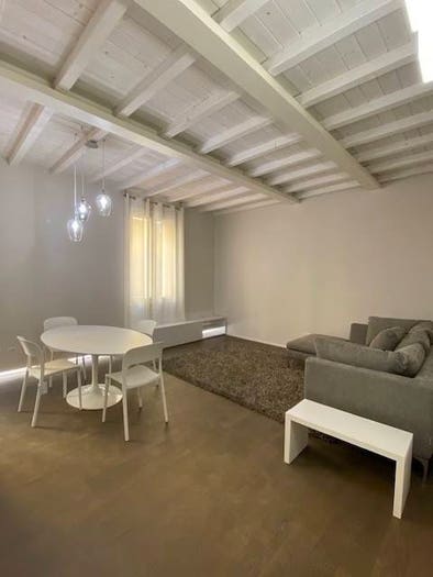Appartamento trilocale in vendita in via nazario sauro, Centro Storico, Modena