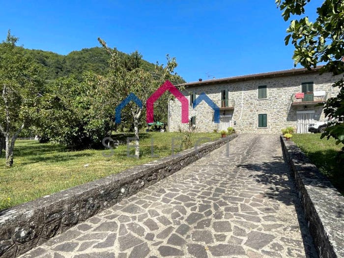 Casa con 6 locali in vendita in Nicciano, Piazza al Serchio