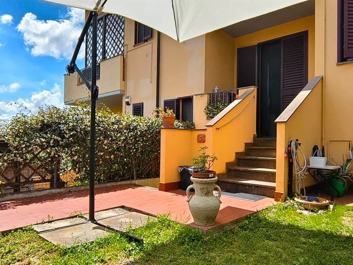 Appartamento trilocale in vendita in Via Roma, Riparbella