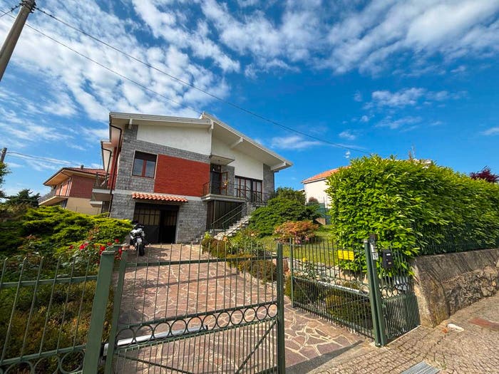 Casa con 5 locali in vendita in Via Generale Pietro Giovanni Salino, Cavaglià