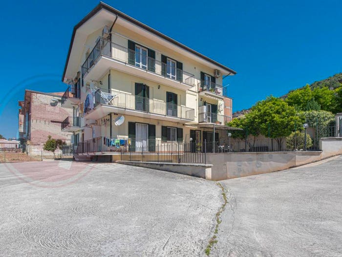 Appartamento con 5 locali in vendita in Via Borgo Murata, Centro, Arce