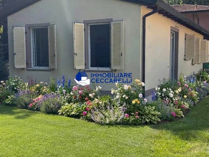 Casa quadrilocale in vendita in Via Livorno, Ronchi Poveromo, Massa