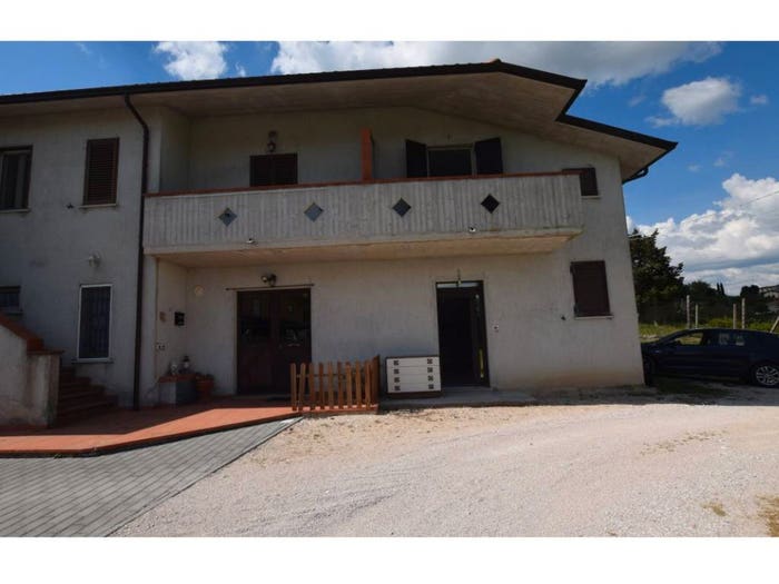 Casa quadrilocale in vendita in Località Belvedere, Belvedere, Gubbio
