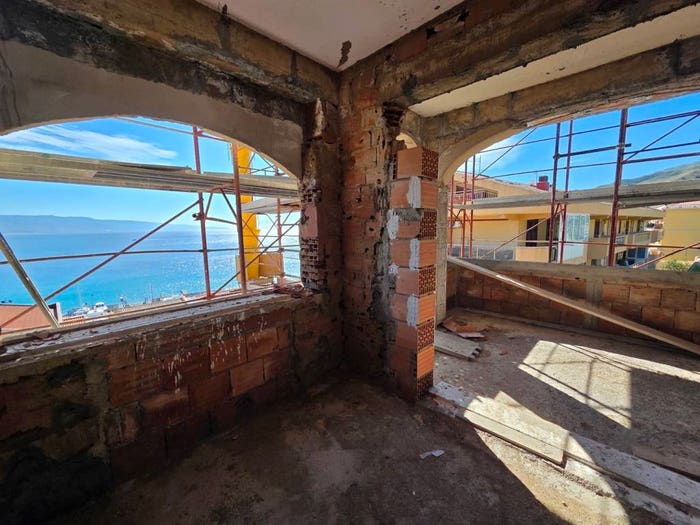 Appartamento con 5 locali in vendita in Salita Fiumara Guardia, Villaggio Pace, Messina