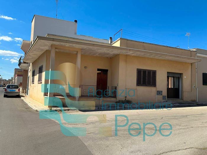 Casa con 5 locali in vendita in PresicceAcquarica