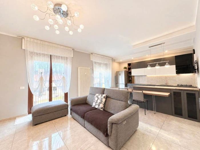 Appartamento con 5 locali in vendita in Viale Roma, Sacro Cuore, Novara