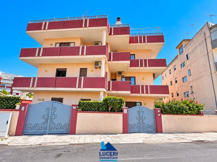 Appartamento con 5 locali in vendita in Via Scalelle, Via Lecce Ospedale, Gallipoli