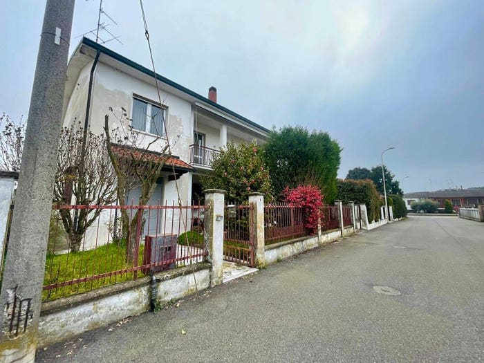 Casa con 6 locali in vendita in Corso Torino, Centro, Mortara