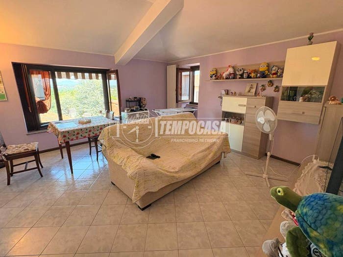 Appartamento trilocale in vendita in Contrada Grande, Centro, Casnate con Bernate