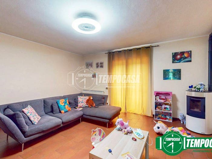 Casa con 6 locali in vendita in Via Mugarone, Bassignana