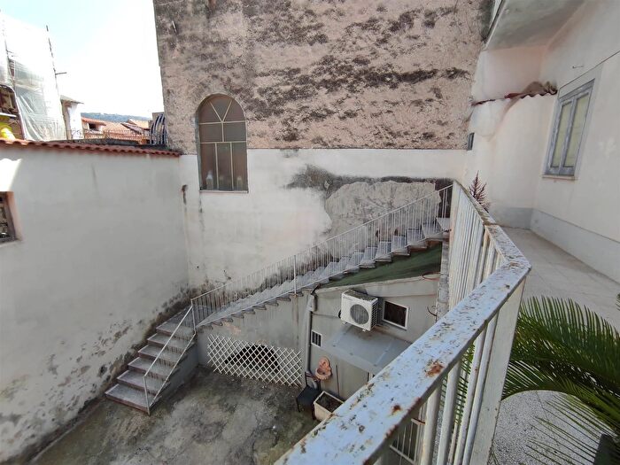 Appartamento con 8 locali in vendita in Caserta