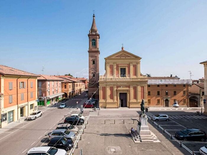 Appartamento quadrilocale in vendita in Via CIRCONVALLAZIONE EST, Centro, Castello d'Argile