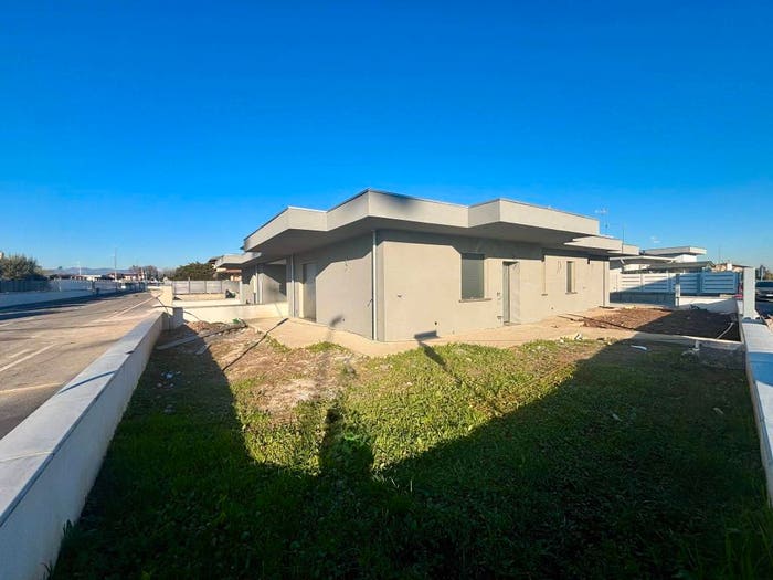 Casa quadrilocale in vendita in Via John Fitzgerald Kennedy, Centro, Castrezzato
