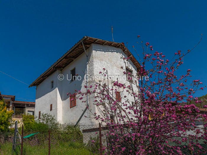 Casa con 6 locali in vendita in Vicolo Magenta, Lugnacco, Val di Chy
