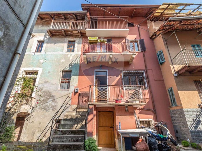 Casa quadrilocale in vendita in Via Zumaglini, Zumaglia
