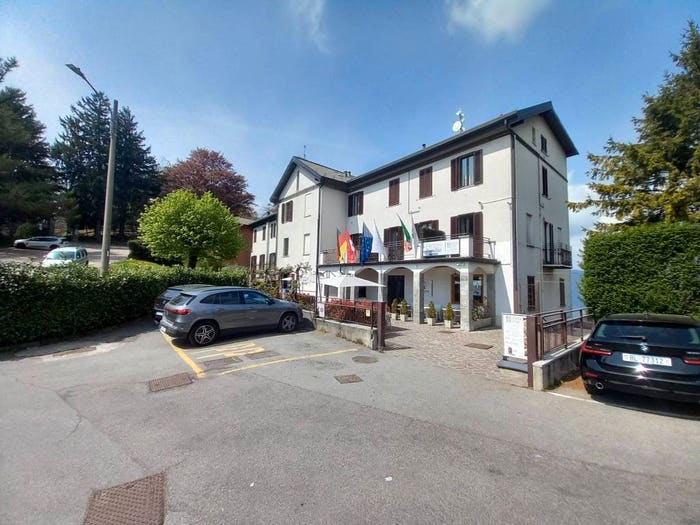 Appartamento trilocale in vendita in Brunate