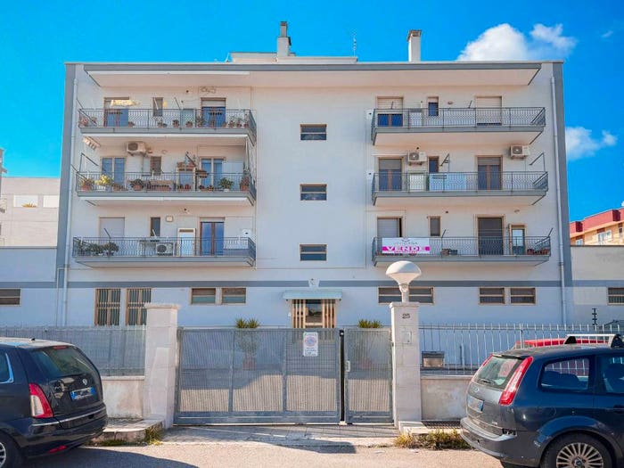 Appartamento quadrilocale in vendita in Via San Francesco d'Assisi, Putignano