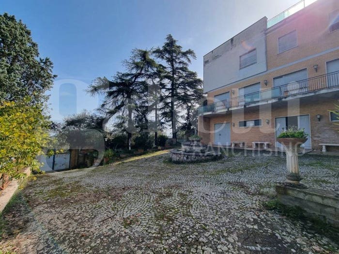 Casa con 6 locali in vendita in Via Casa Amata, Ponzano Romano