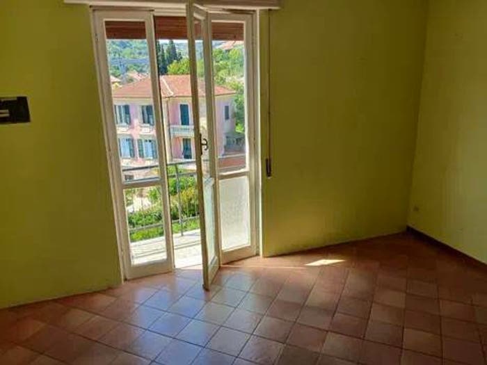Appartamento con 5 locali in vendita in Via Artallo, Porto Maurizio, Imperia