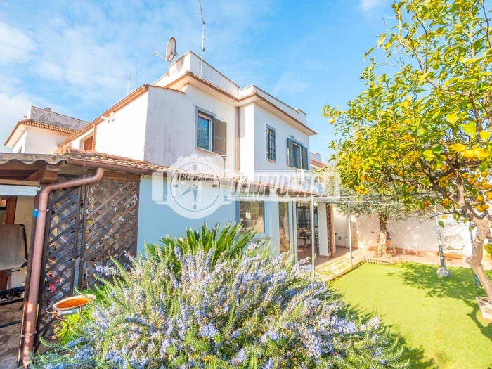 Casa trilocale in vendita in Piazza Roberto Alfonsi, Cerenova, Cerveteri