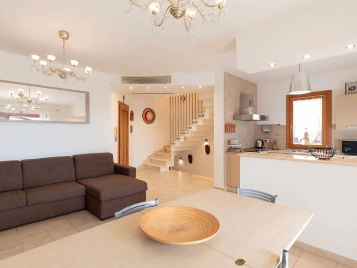 Casa con 5 locali in vendita in Via Santa Monica, Orgosoleddu, Olbia
