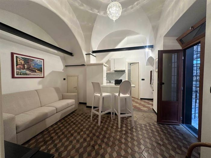 Appartamento bilocale in vendita in Vico Biestro, Centro, Noli