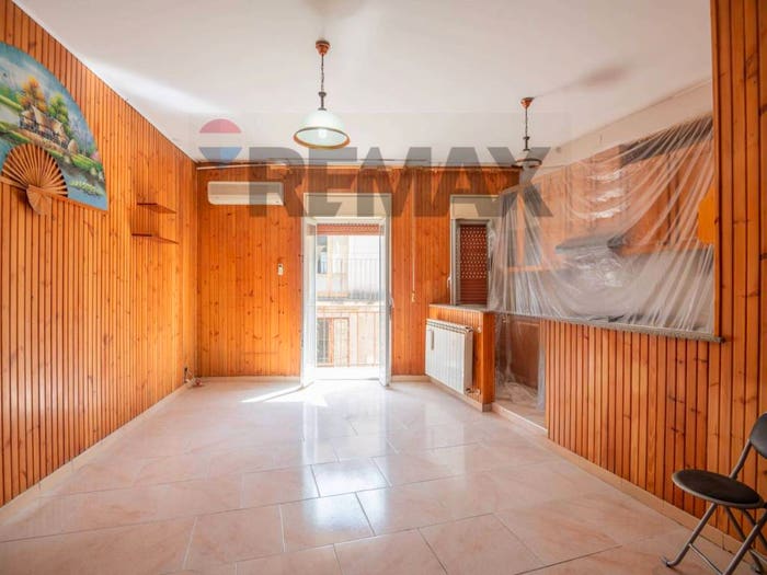 Casa trilocale in vendita in Via de Caro, Centro, Caltagirone