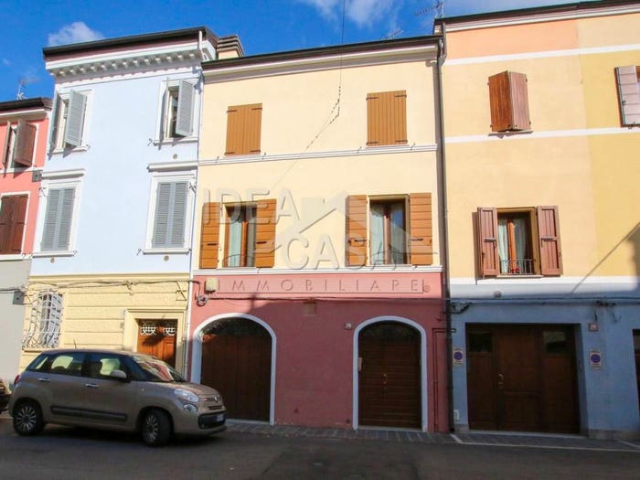 Casa con 6 locali in vendita in Via Roma, Centro, Mirandola