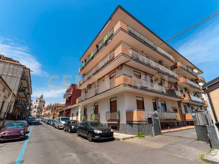 Appartamento quadrilocale in vendita in Via Croce, Centro, Aci Catena