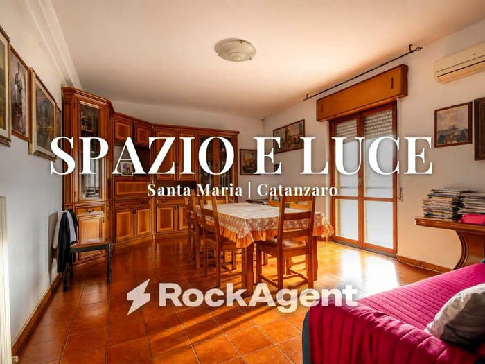 Appartamento quadrilocale in vendita in Viale Cassiodoro, Santa Maria, Catanzaro
