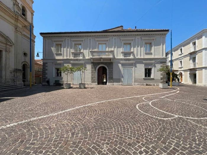 Casa con 6 locali in vendita in Piazza Giacomo Matteotti, Amaroni