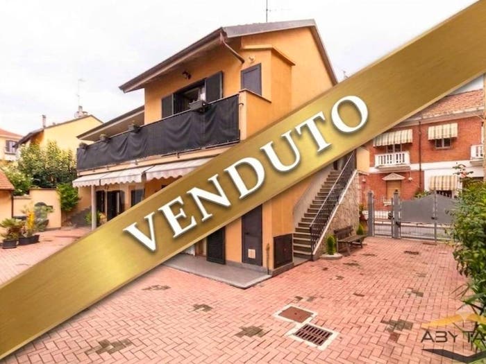 Appartamento quadrilocale in vendita in Via Moncenisio, Nichelino