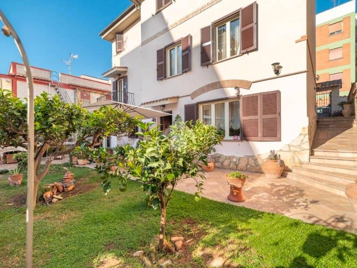 Casa quadrilocale in vendita in Via Santa Costanza, San Pio Cappuccini, Civitavecchia