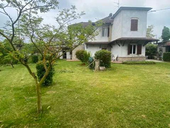 Casa con 6 locali in vendita in Strada Ghiaie No Number, Stazione Molare, Ovada