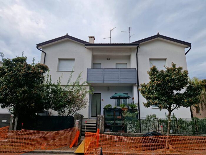 Casa quadrilocale in vendita in Volontari Planis, Udine