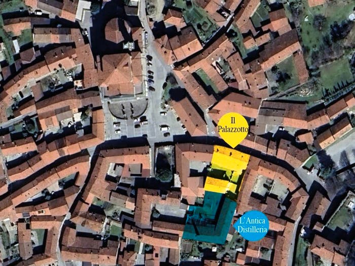 Casa con 6 locali in vendita in Piazza Ruggia, Centro, Romano Canavese