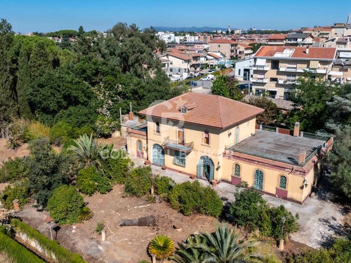 Casa con 6 locali in vendita in Via Madonna della via, Caltagirone