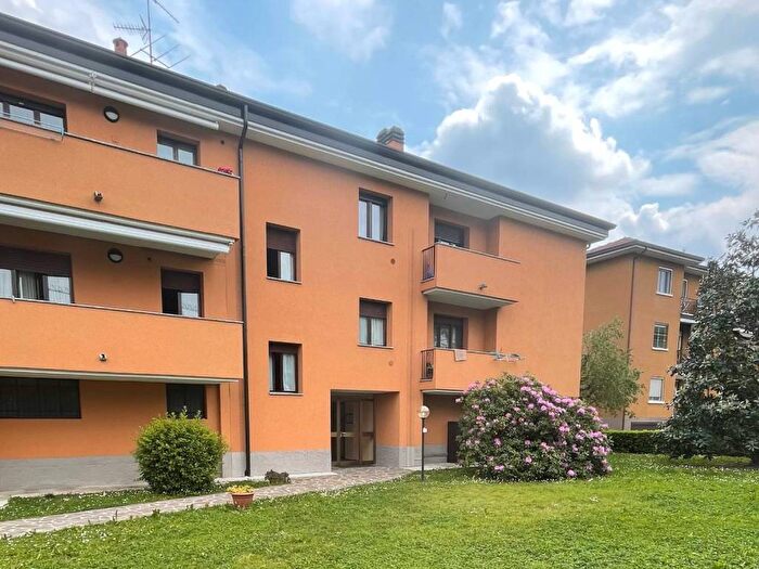 Appartamento bilocale in vendita in Via Camillo Benso di Cavour, Canova San Zeno, Olgiate Molgora