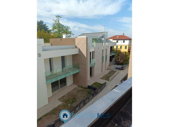 Casa con 5 locali in vendita in Via Vettor Pisani, Voltabarozzo, Padova