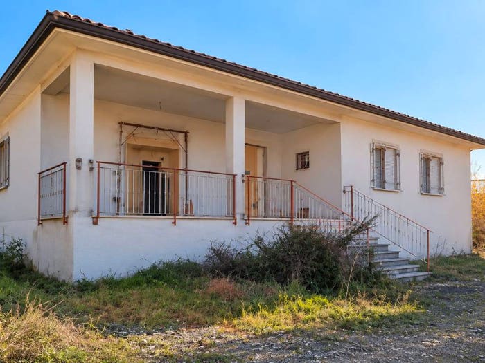 Casa quadrilocale in vendita in Via Colli, Centro, Cervaro