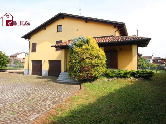 Casa quadrilocale in vendita in Via Vietti, Torrione, Vinzaglio