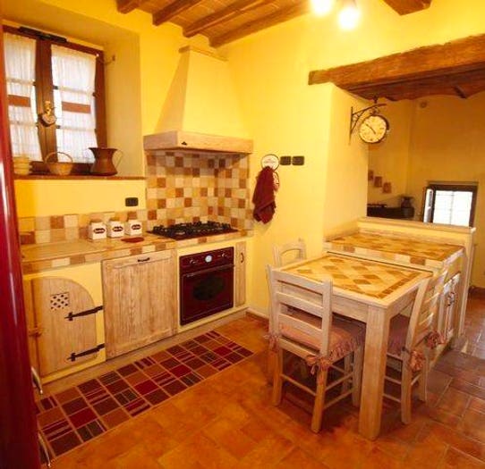 Appartamento quadrilocale in vendita in Strada Di Lucciana, Casole d'Elsa