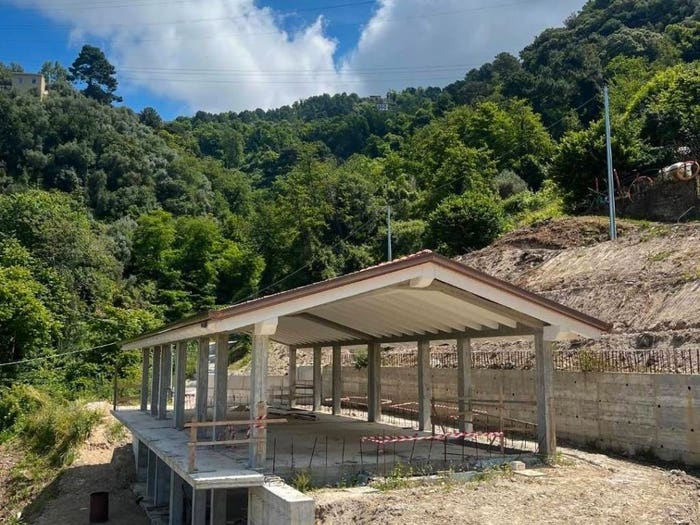 Casa quadrilocale in vendita in Via Rocca, Centro, Massa