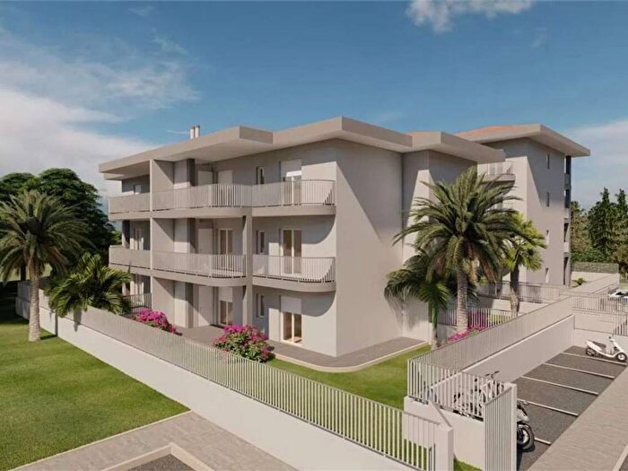 Appartamento quadrilocale in vendita in Via Delle Bianche Ville SNC, Calalunga Pietragrande, Montauro
