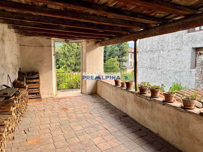Casa con 6 locali in vendita in via alessandro manzoni, Centro, Gazzaniga