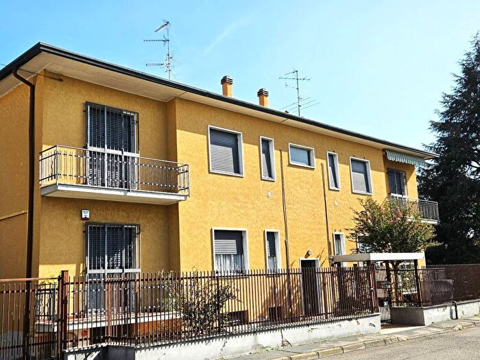 Appartamento trilocale in vendita in via salvo d'acquisto, San Giorgio Su Legnano