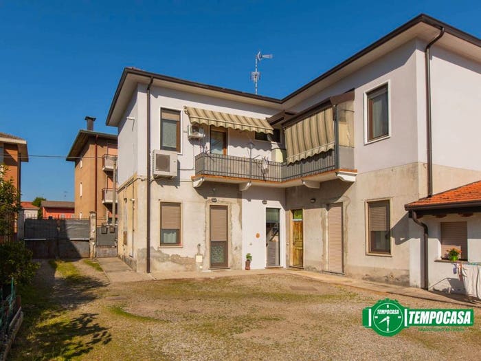 Appartamento trilocale in vendita in Via Salvator Rosa, Redentore, Busto Arsizio