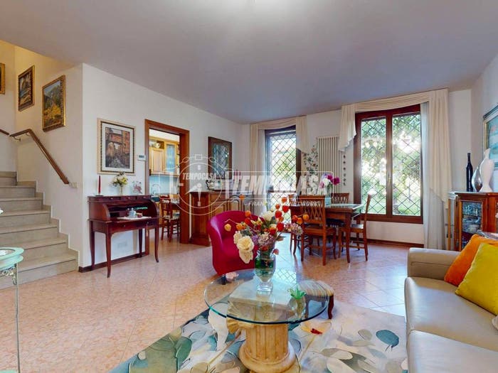 Casa con 6 locali in vendita in Via Ugo Foscolo, Trebbo, Castel Maggiore