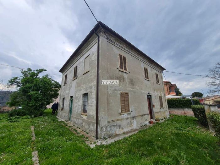 Casa con 6 locali in vendita in MATTEOTTI, Mombaroccio